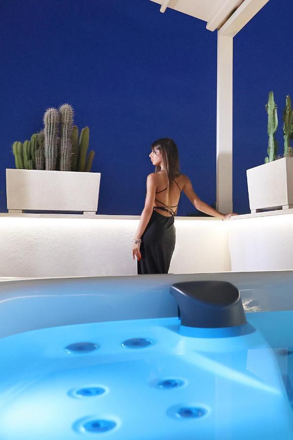 Mare Versus Luxury Suites Μπαρλέτα Εξωτερικό φωτογραφία