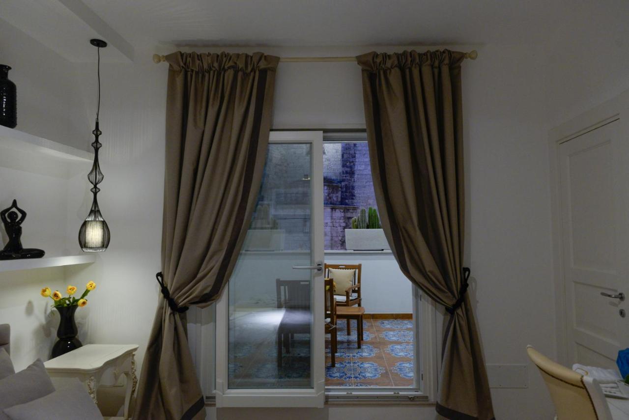 Mare Versus Luxury Suites Μπαρλέτα Εξωτερικό φωτογραφία